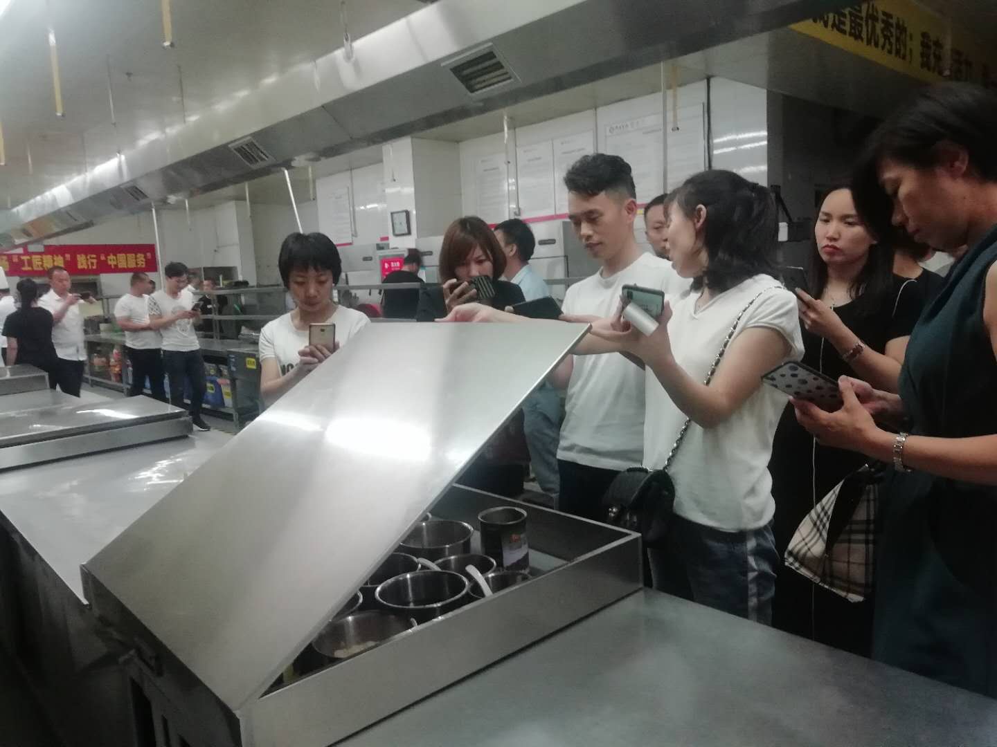 1560304128937046.jpg 274027667856177713.jpg